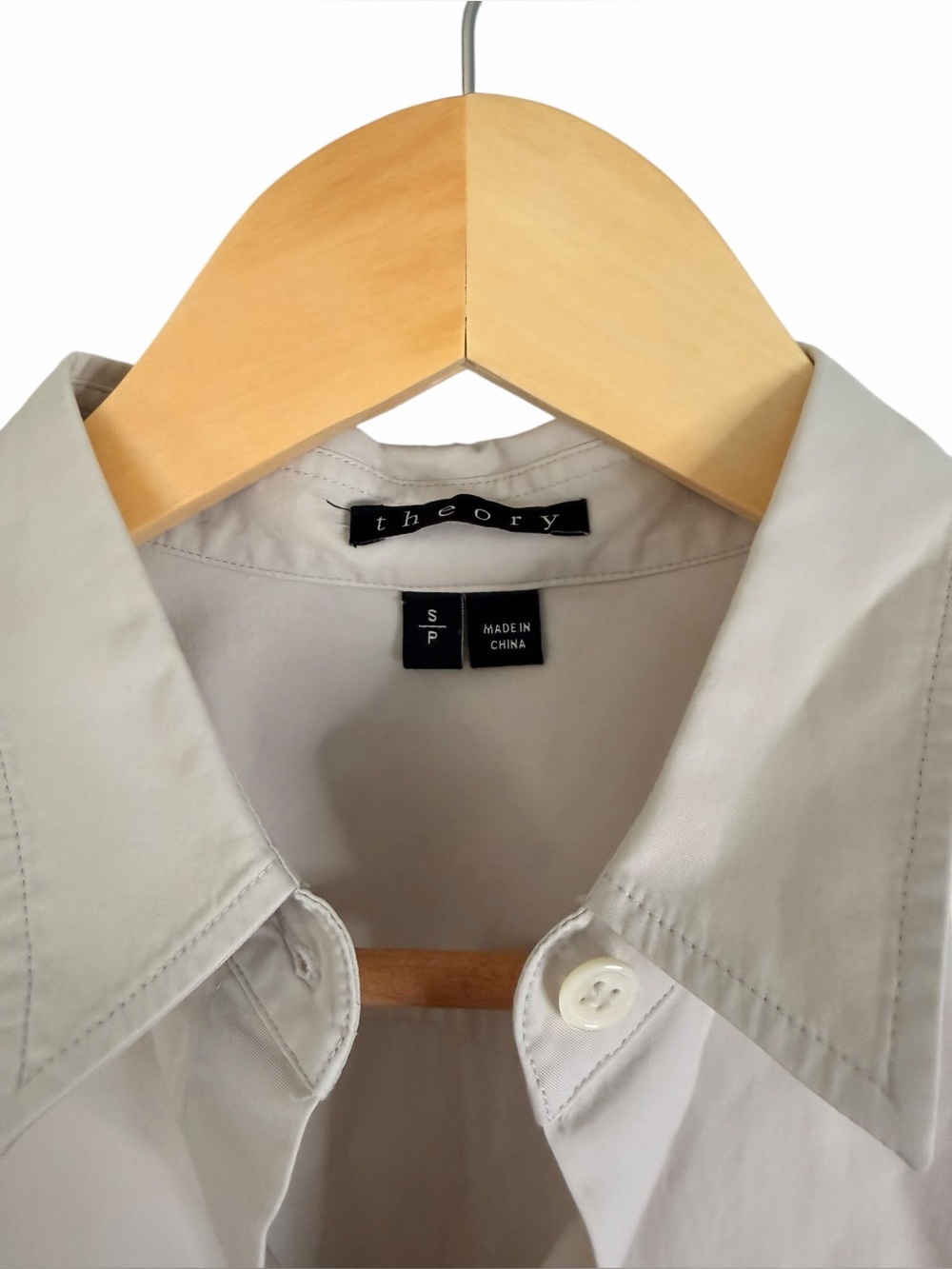 Theory Larissa 2 Button Down Shirt Off White Bone Office Women’s Sz Small - Picture 5 of 11